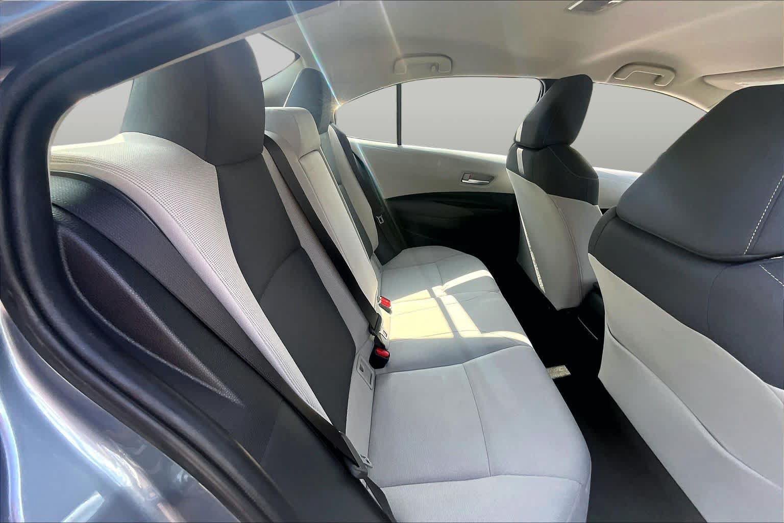 Used 2021 Toyota Corolla LE w/ Carpet Mat Package (TMS) FWD image 20