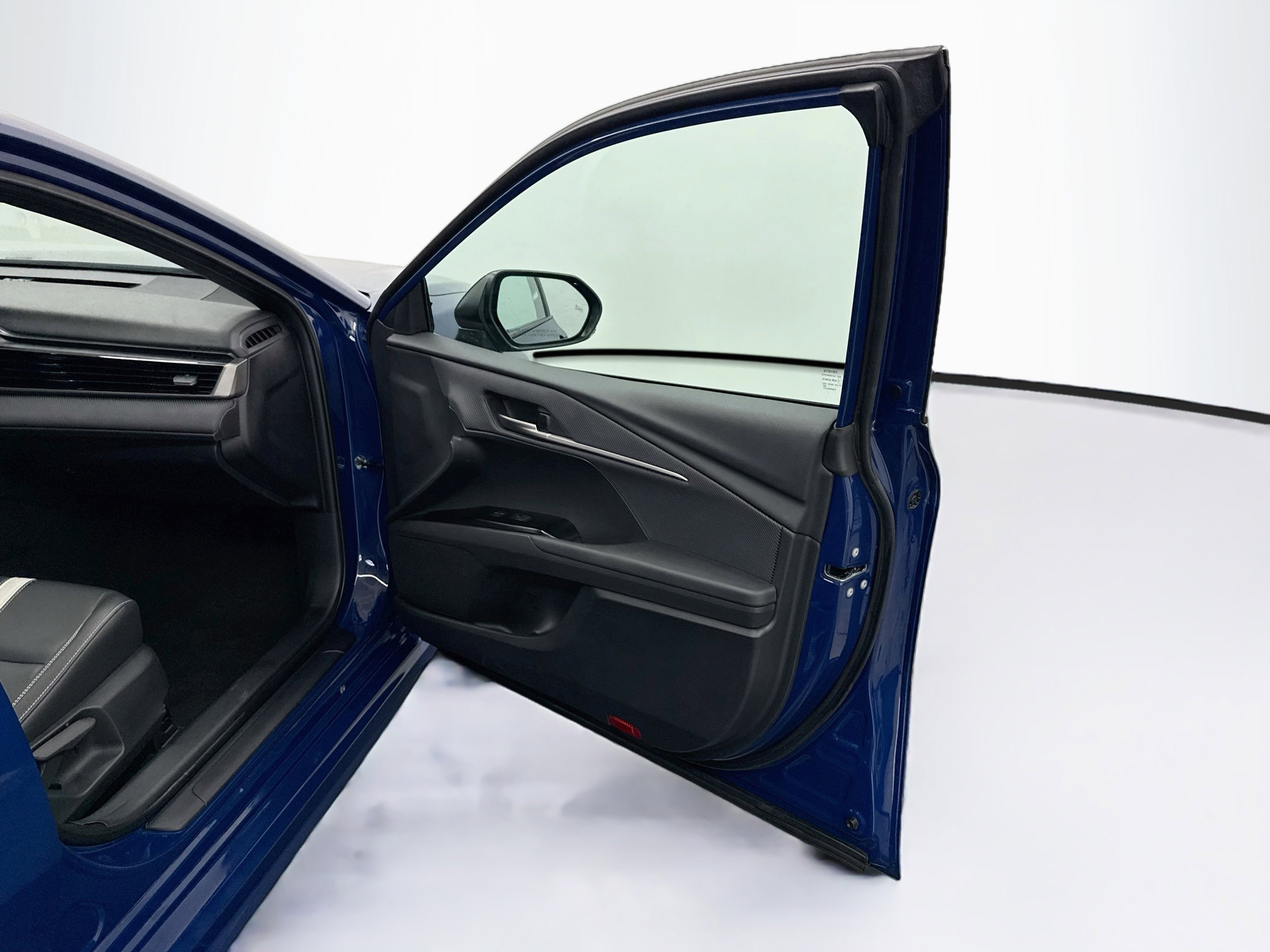 Used 2025 Toyota Camry SE FWD image 32