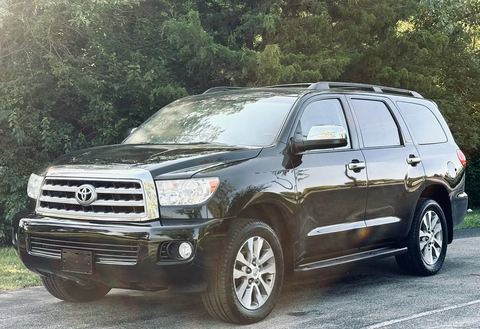 Used 2017 Toyota Sequoia Limited w/ Safety & Convenience Package AWD/4WD image 13