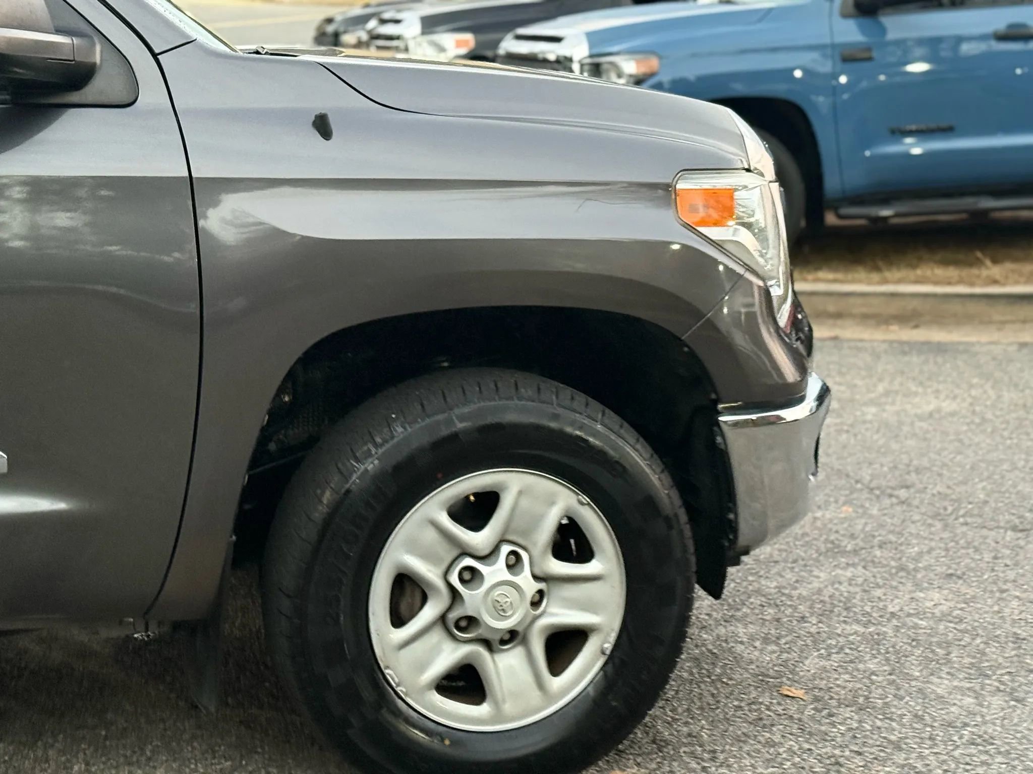 Used 2015 Toyota Tundra SR5 image 11