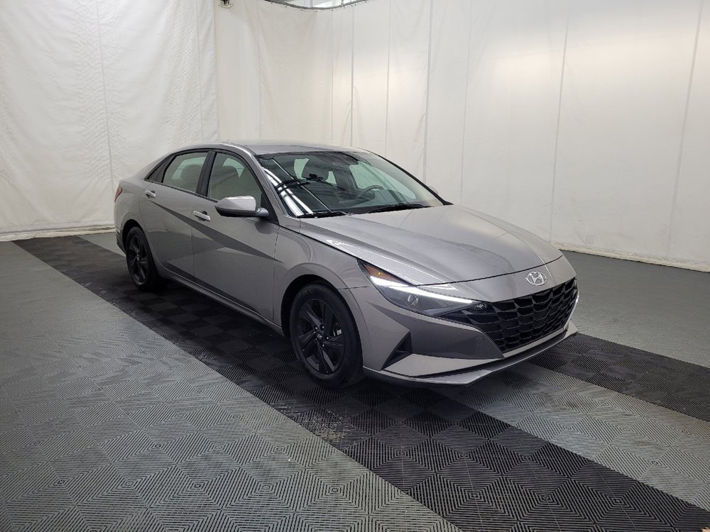 Used 2023 Hyundai Elantra SEL w/ Cargo Package image 13