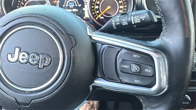 Used 2020 Jeep Wrangler Unlimited Sahara image 16