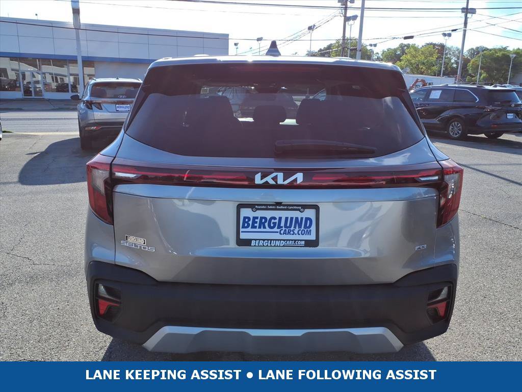 Used 2026 Kia Seltos LX AWD/4WD image 4