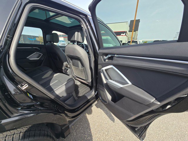 Used 2021 Audi Q3 2.0T Premium Plus w/ Premium Plus Package image 14