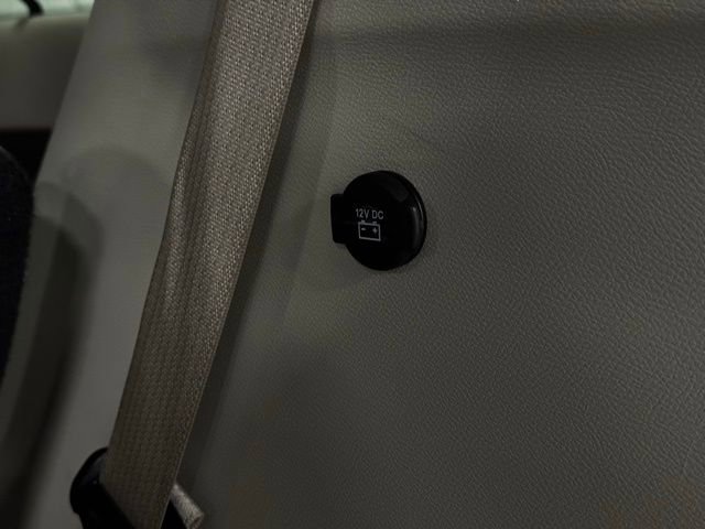 Used 2022 Chrysler Pacifica Touring-L image 11