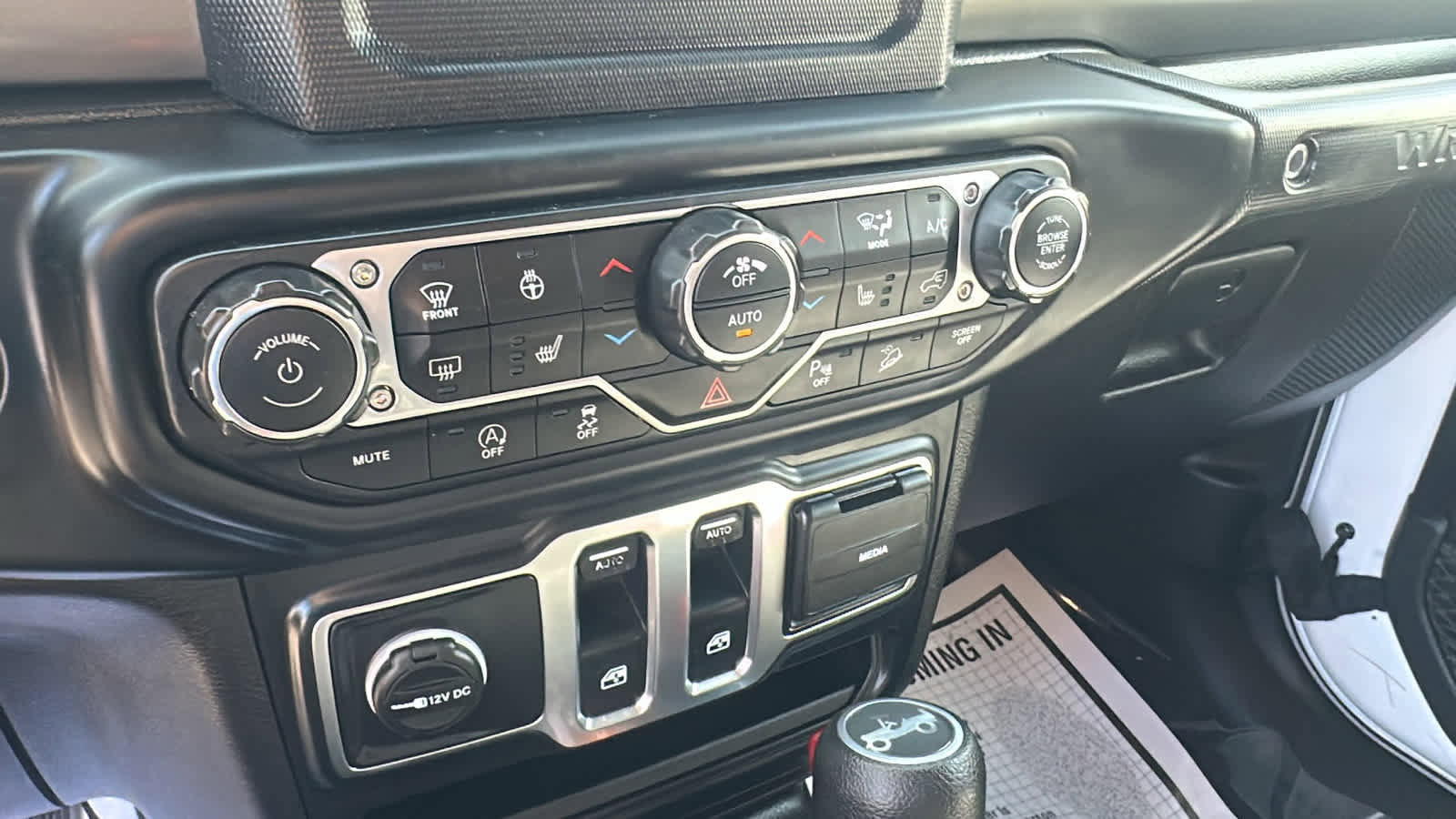Used 2019 Jeep Wrangler Sport AWD/4WD image 21