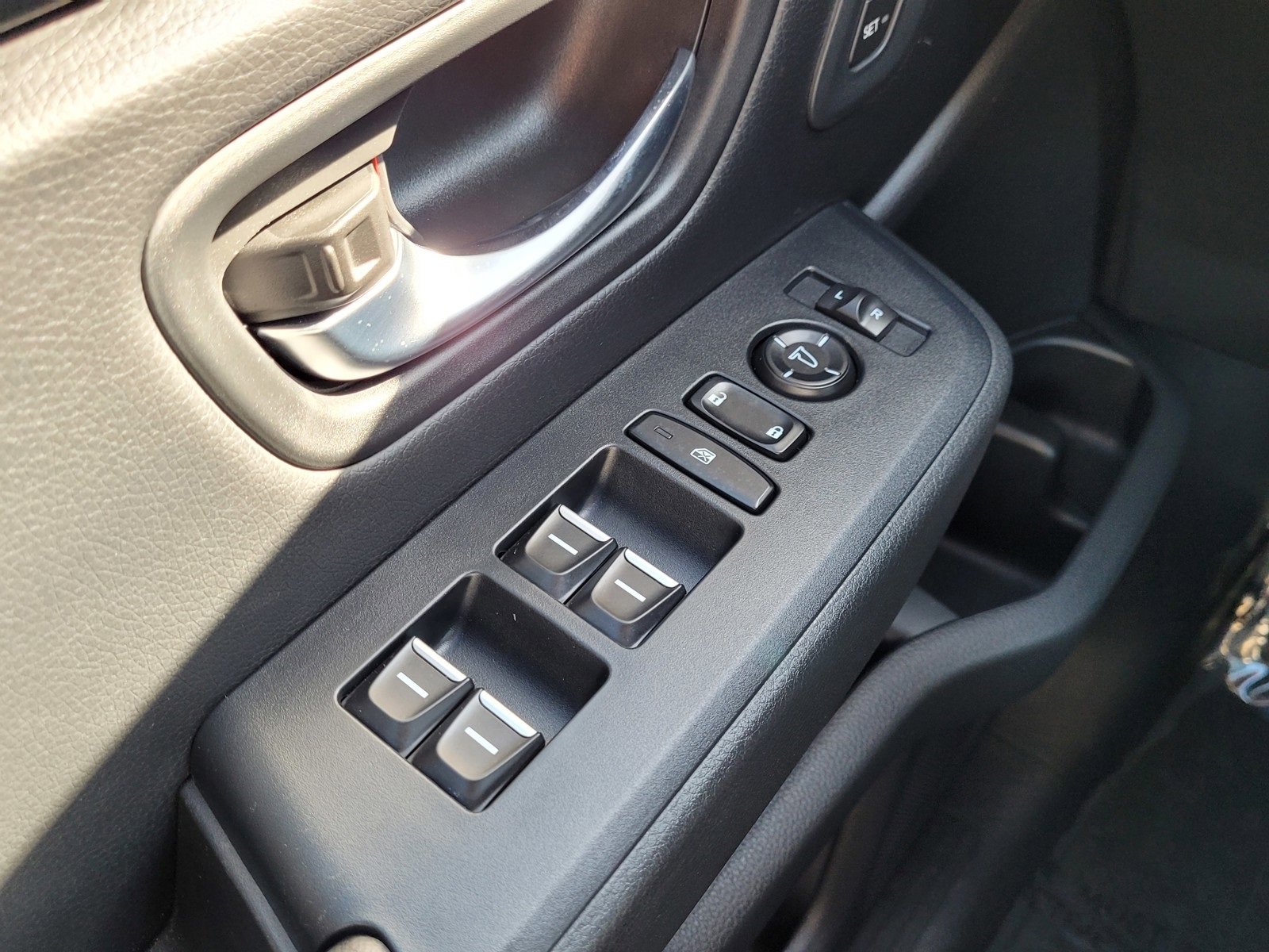 Used 2024 Honda Pilot EX-L image 17