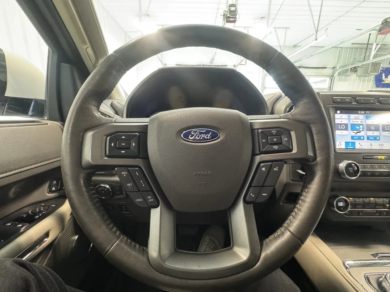 Used 2019 Ford Expedition XLT w/ Equipment Group 202A AWD/4WD image 27