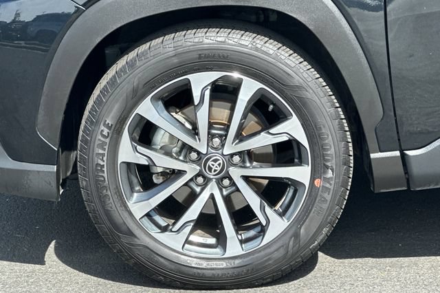 Certified 2025 Toyota Corolla Cross XLE FWD image 31