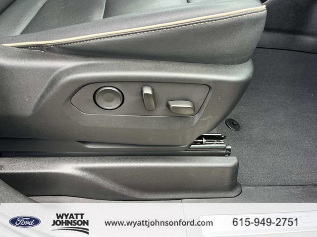 Used 2024 GMC Yukon SLT image 26