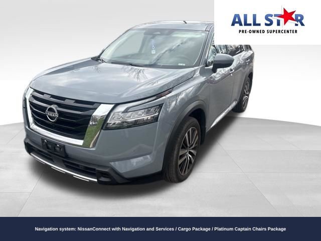 Used 2024 Nissan Pathfinder Platinum image 1