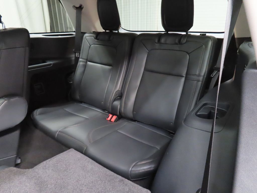Used 2025 Lincoln Aviator Reserve w/ Jet Appearance Package AWD/4WD image 16