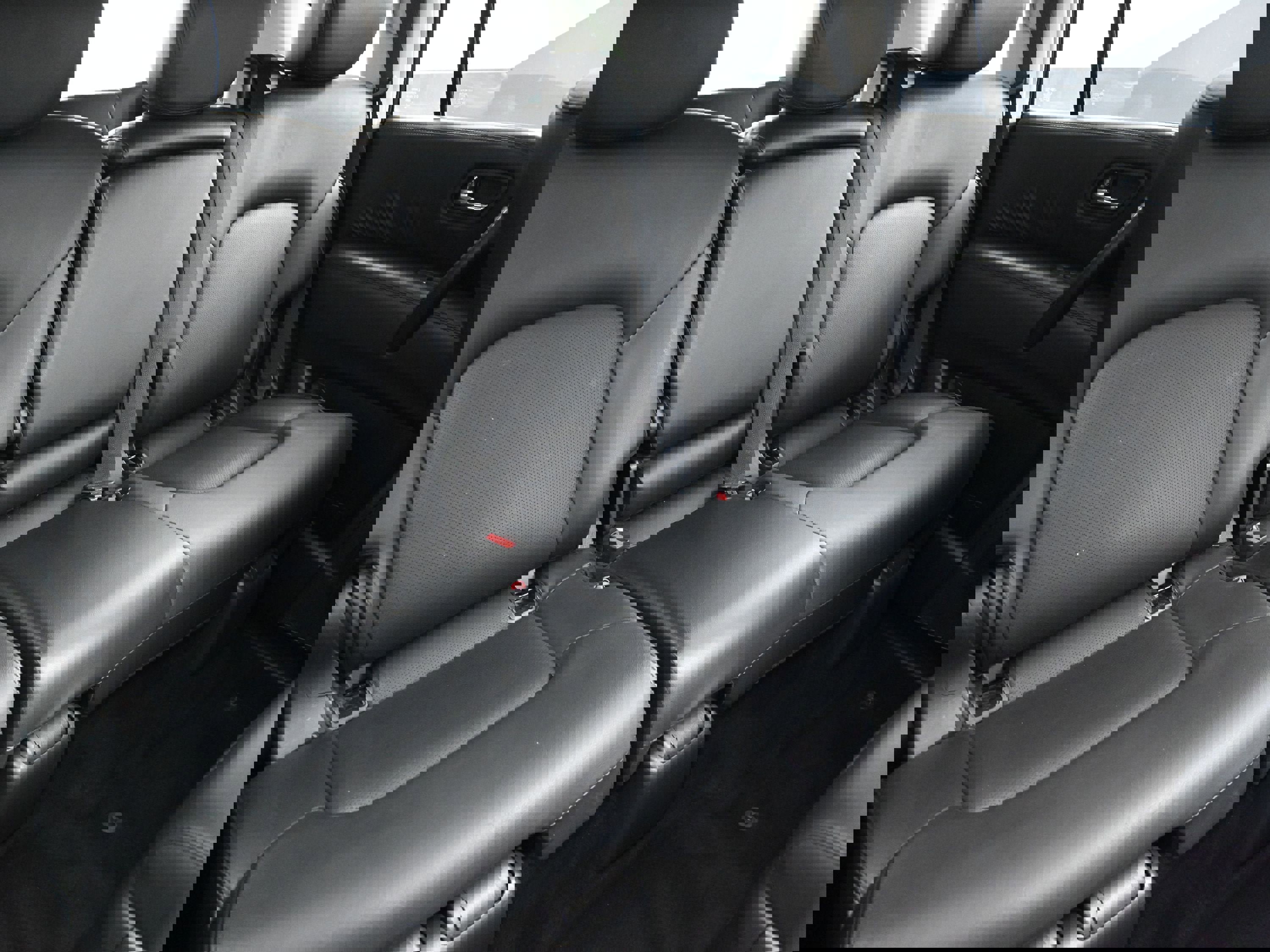 Used 2023 Nissan Armada SL image 24