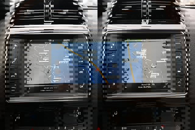 Used 2017 Jaguar F-PACE Prestige image 44