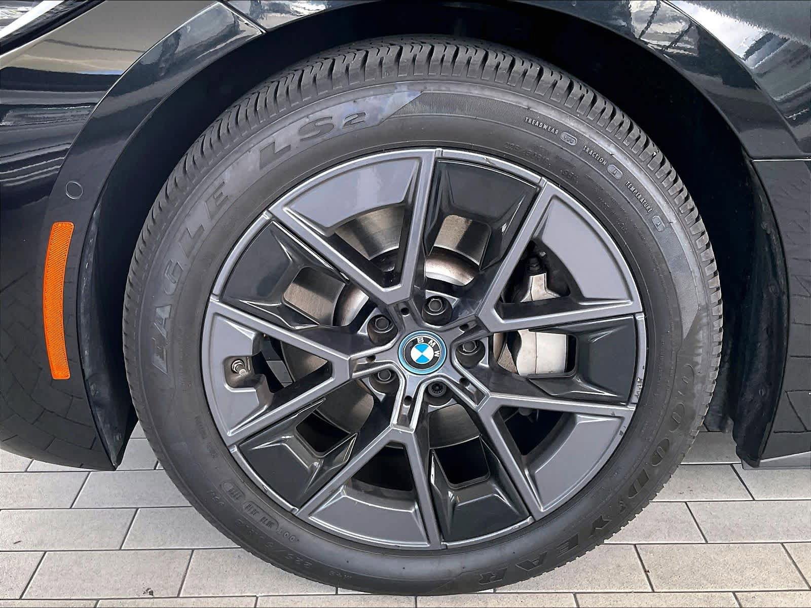 Used 2023 BMW i4 eDrive35 w/ Premium Package image 11