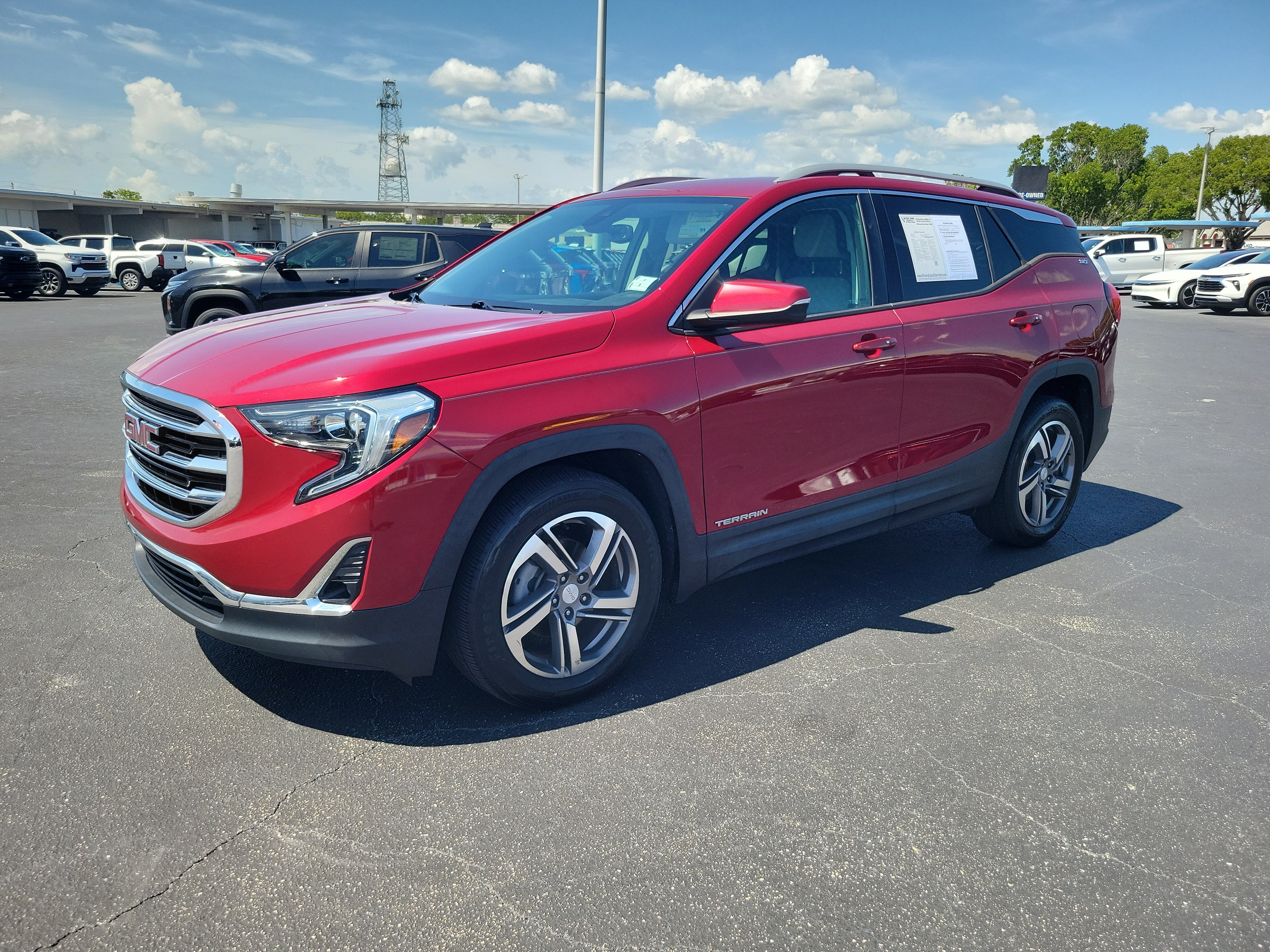 Used 2020 GMC Terrain SLT w/ Preferred Package FWD image 2