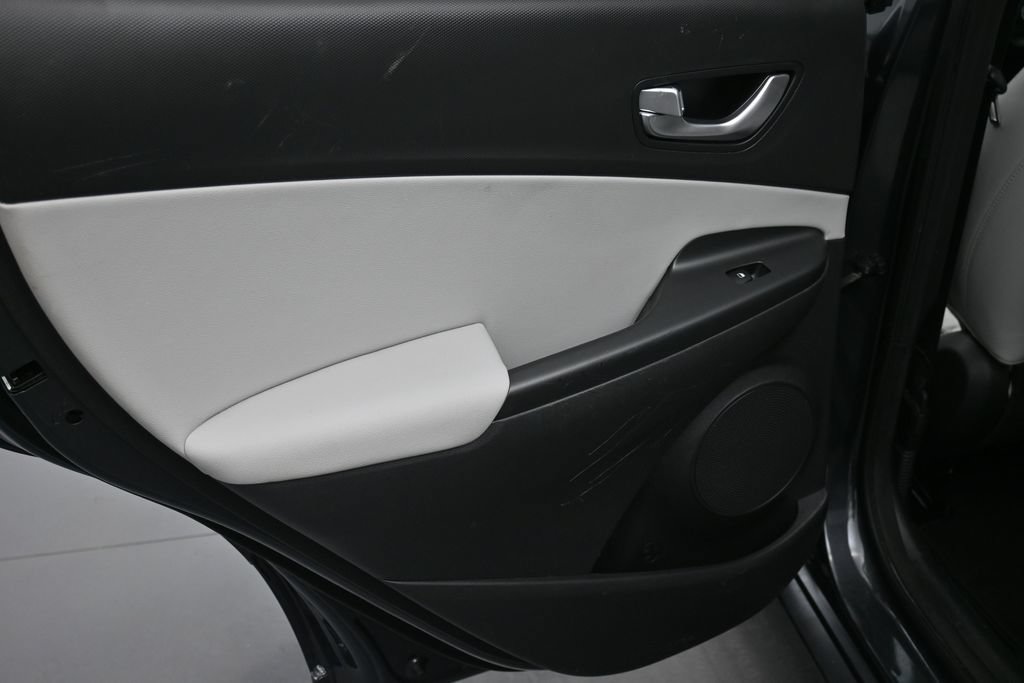 Used 2022 Hyundai Kona Limited FWD image 22