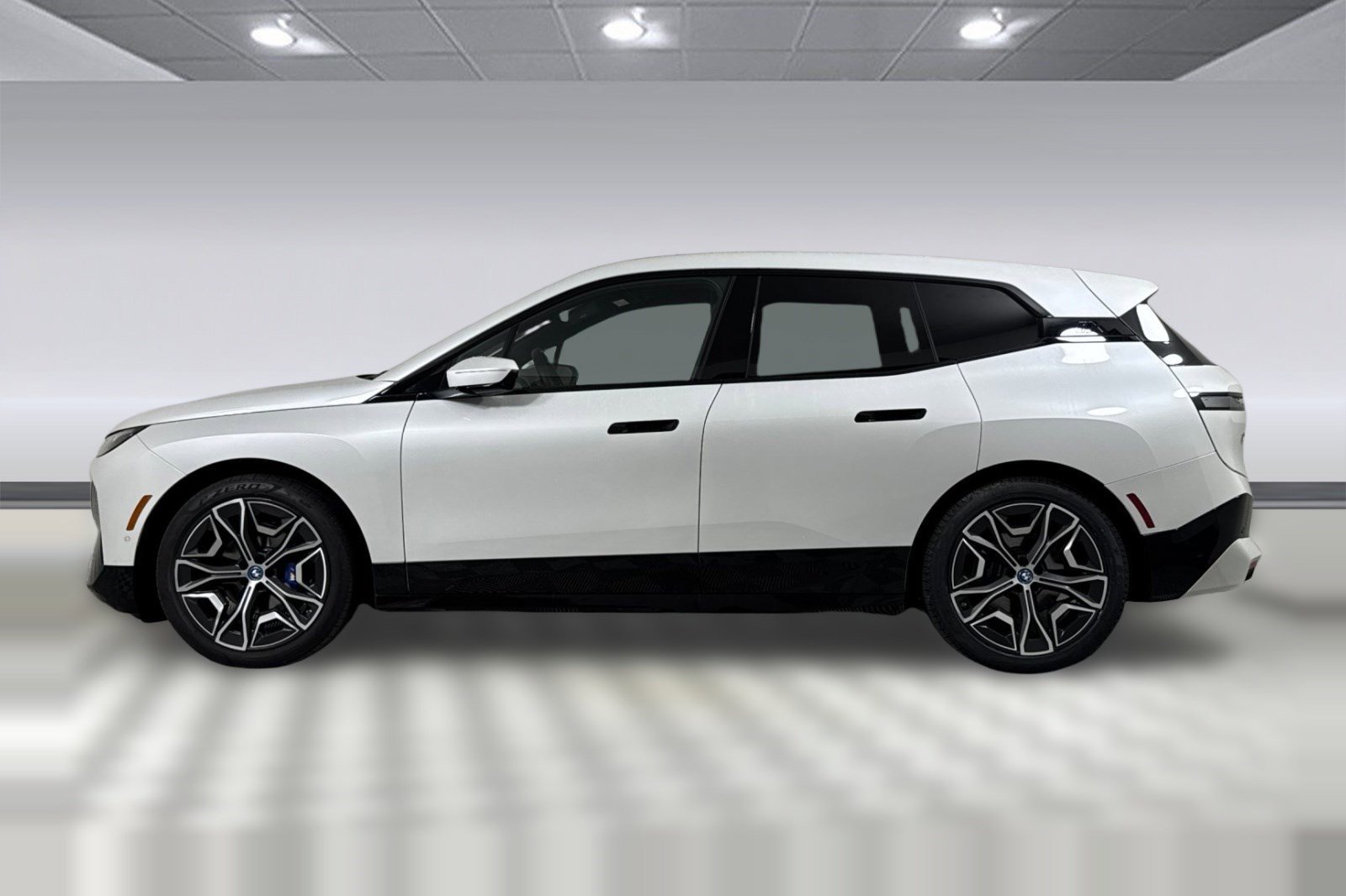 Used 2025 BMW iX M60 image 2