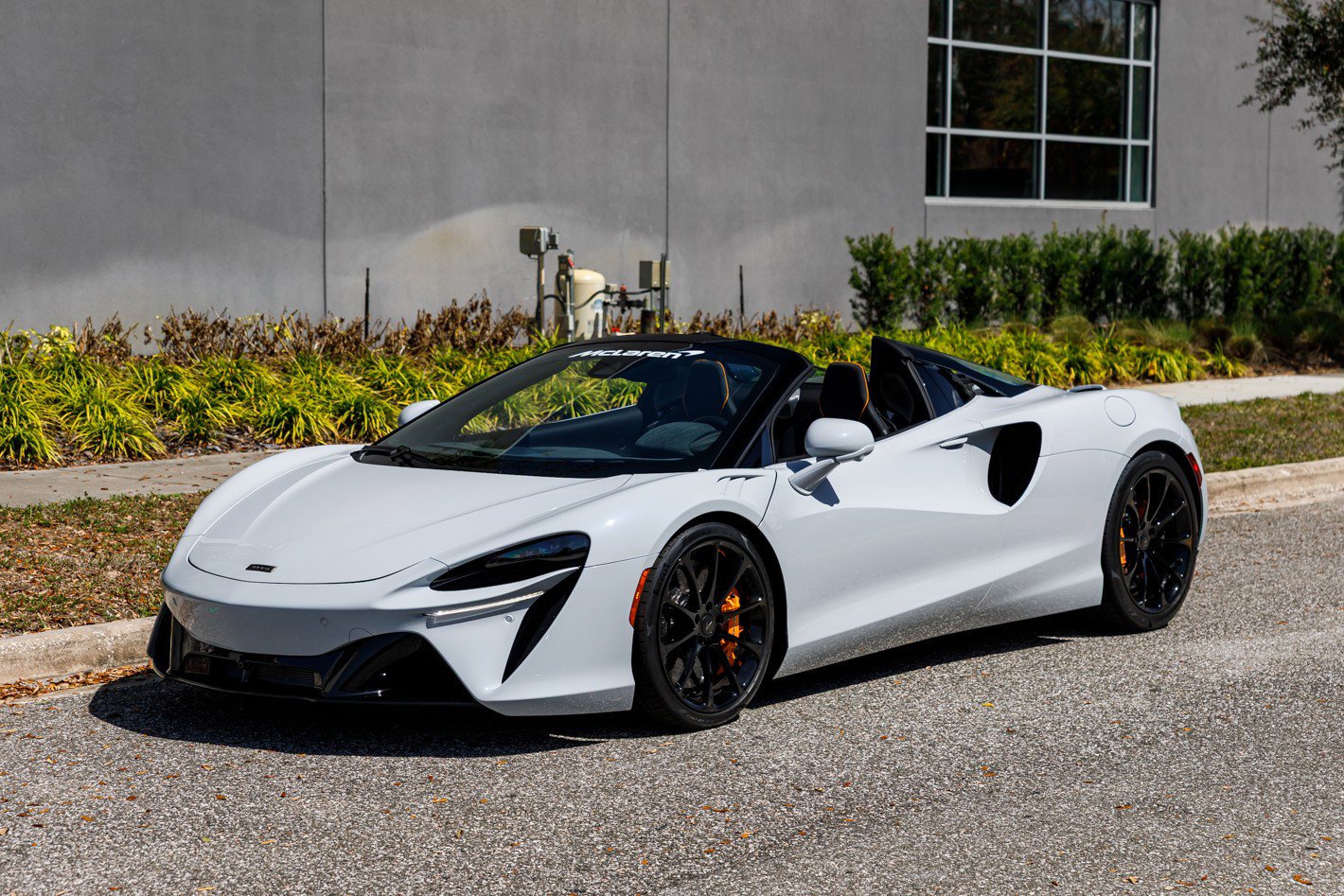 New 2025 McLaren Artura Spider image 30