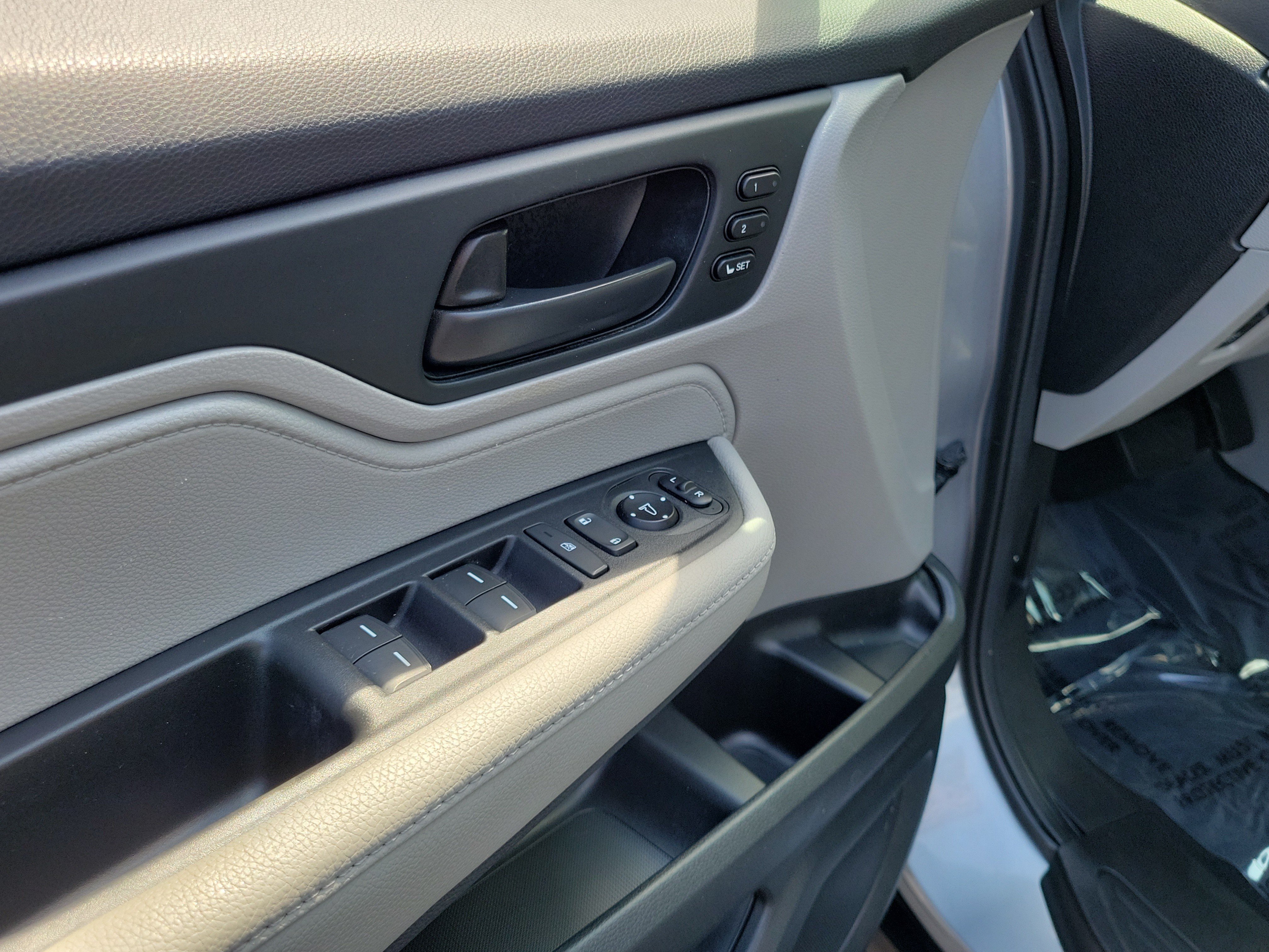 Used 2018 Honda Odyssey EX-L image 18
