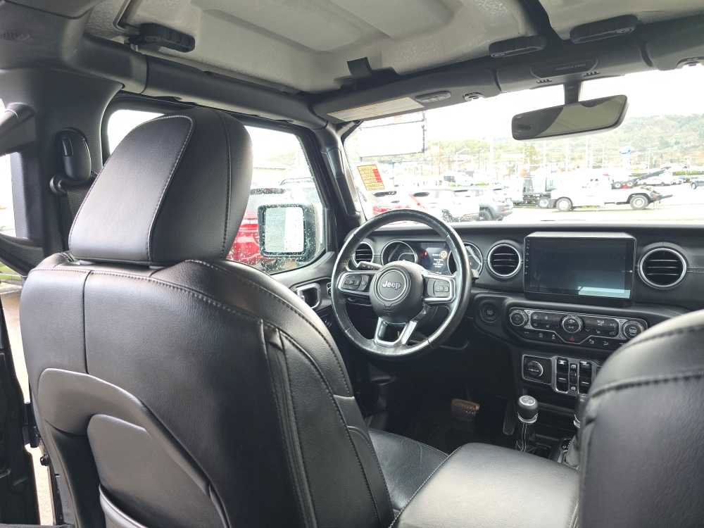 Used 2018 Jeep Wrangler Unlimited Sahara image 10