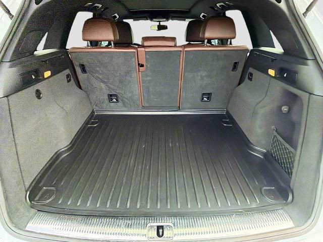 Used 2017 Audi Q5 2.0T Premium Plus w/ Technology Package image 12