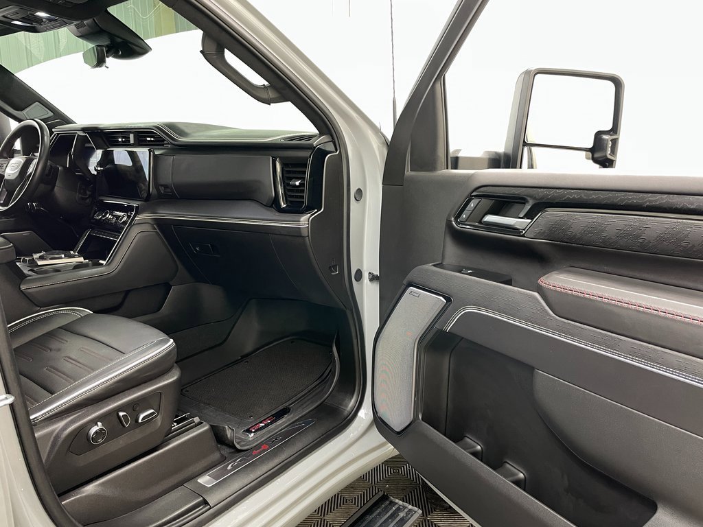 Used 2024 GMC Sierra 2500 AT4X image 42