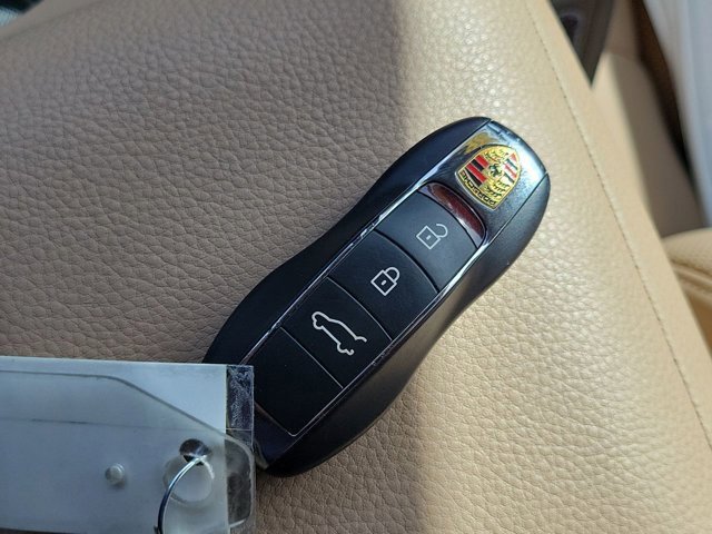 Used 2019 Porsche Macan image 36