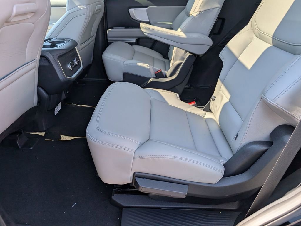 New 2026 Ford Expedition Active image 51