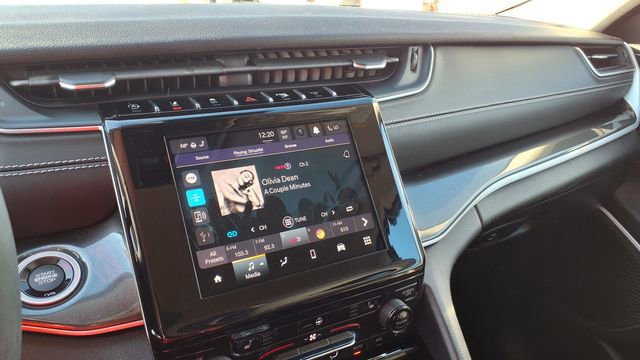 Used 2023 Jeep Grand Cherokee Laredo w/ Luxury Tech Group I image 27