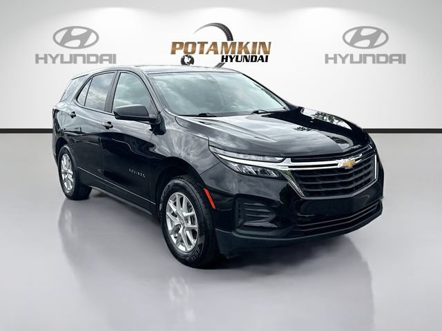 Used 2023 Chevrolet Equinox LS FWD image 3