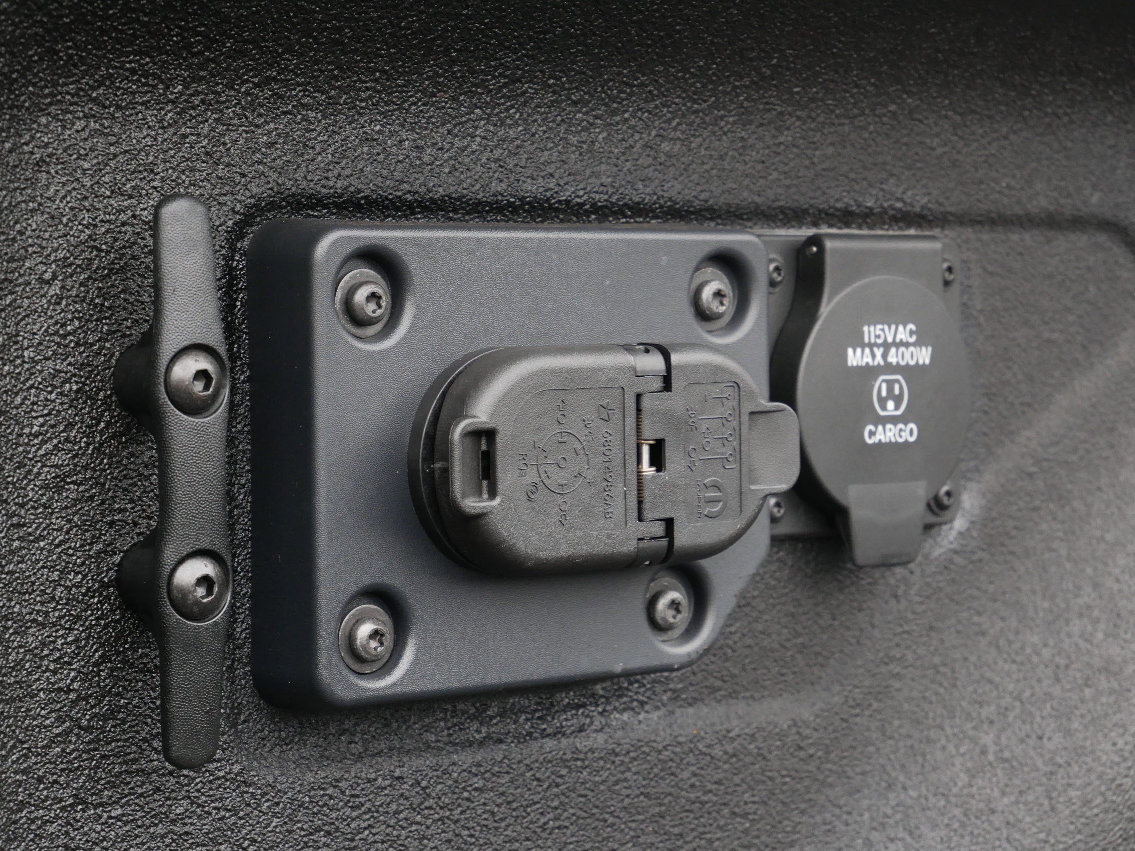 Used 2024 RAM 2500 Tradesman w/ Chrome Appearance Group image 19