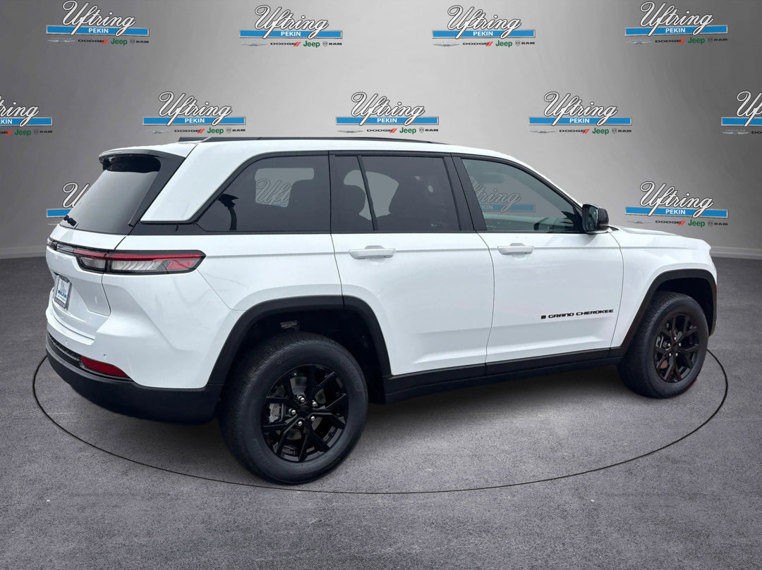 New 2025 Jeep Grand Cherokee 4WD image 3