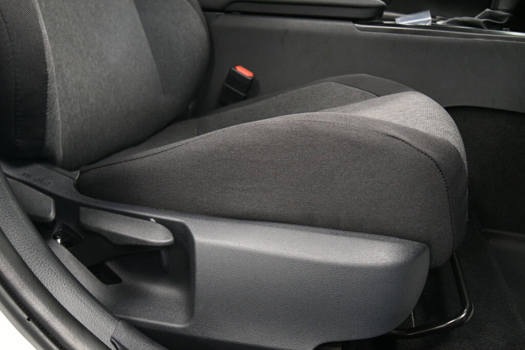 Used 2025 Toyota Camry LE image 25