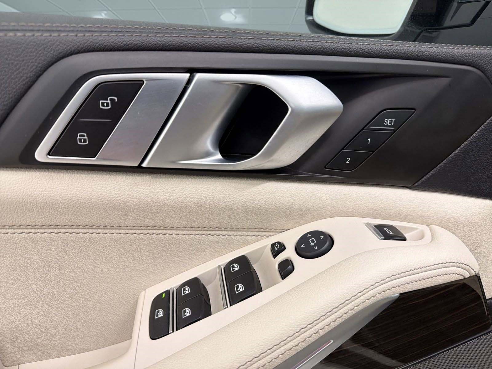 Used 2021 BMW X5 sDrive40i w/ Premium Package image 12