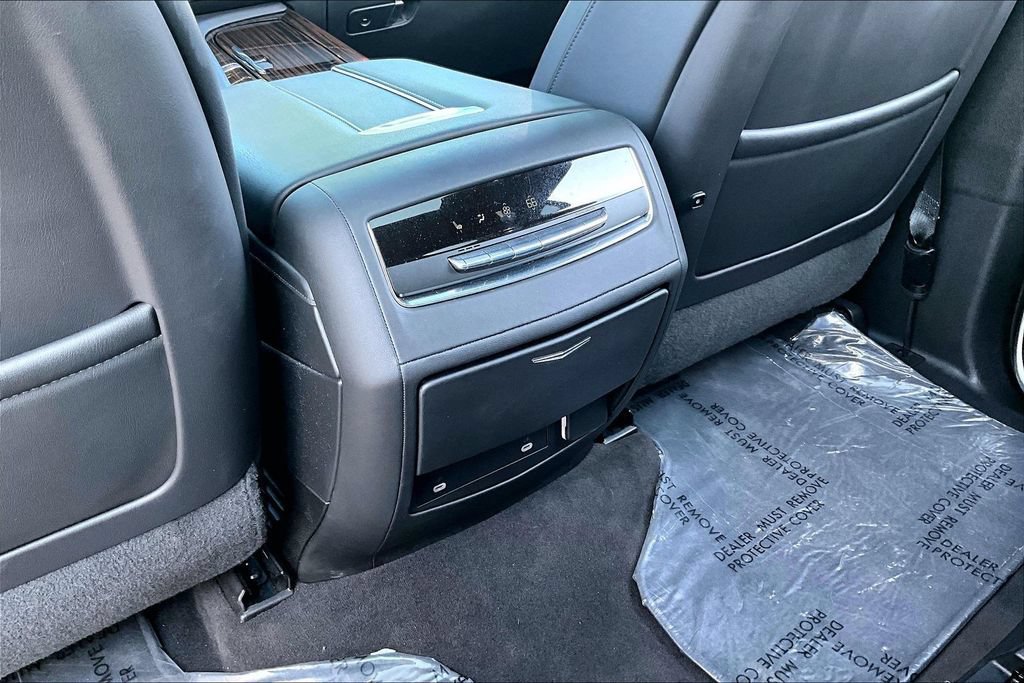 Used 2023 Cadillac Escalade ESV Premium Luxury AWD/4WD image 25