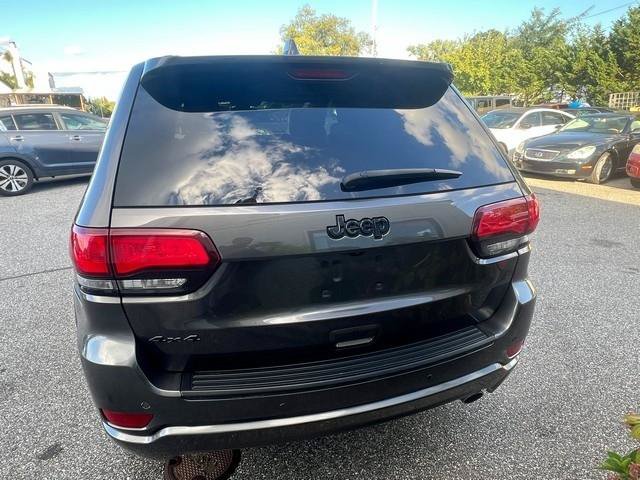 Used 2020 Jeep Grand Cherokee Altitude AWD/4WD image 5