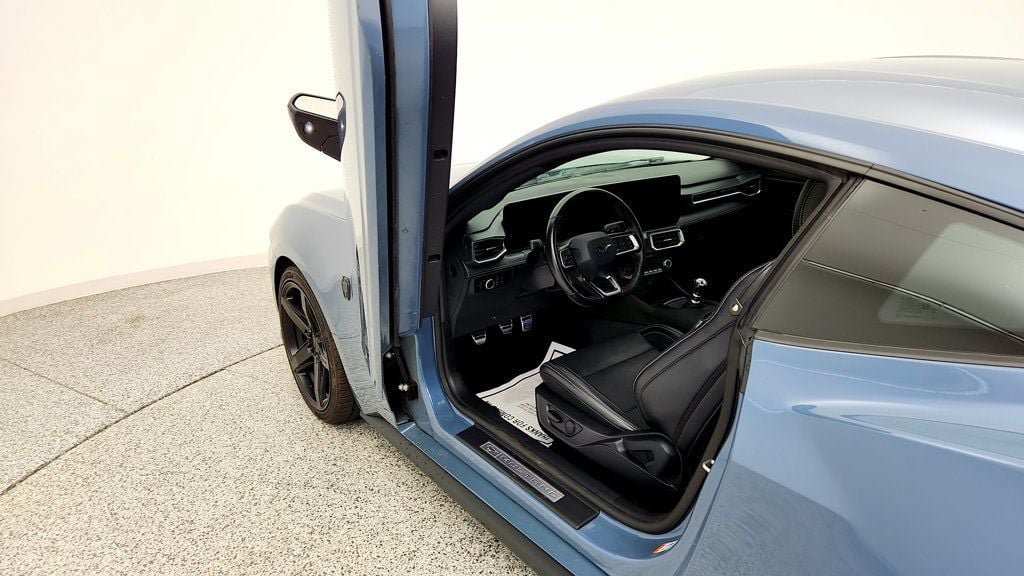 Used 2025 Ford Mustang GT Premium RWD image 12
