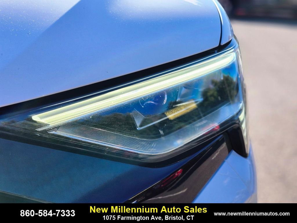 Used 2024 Audi Q8 e-tron Prestige w/ Prestige Package image 10