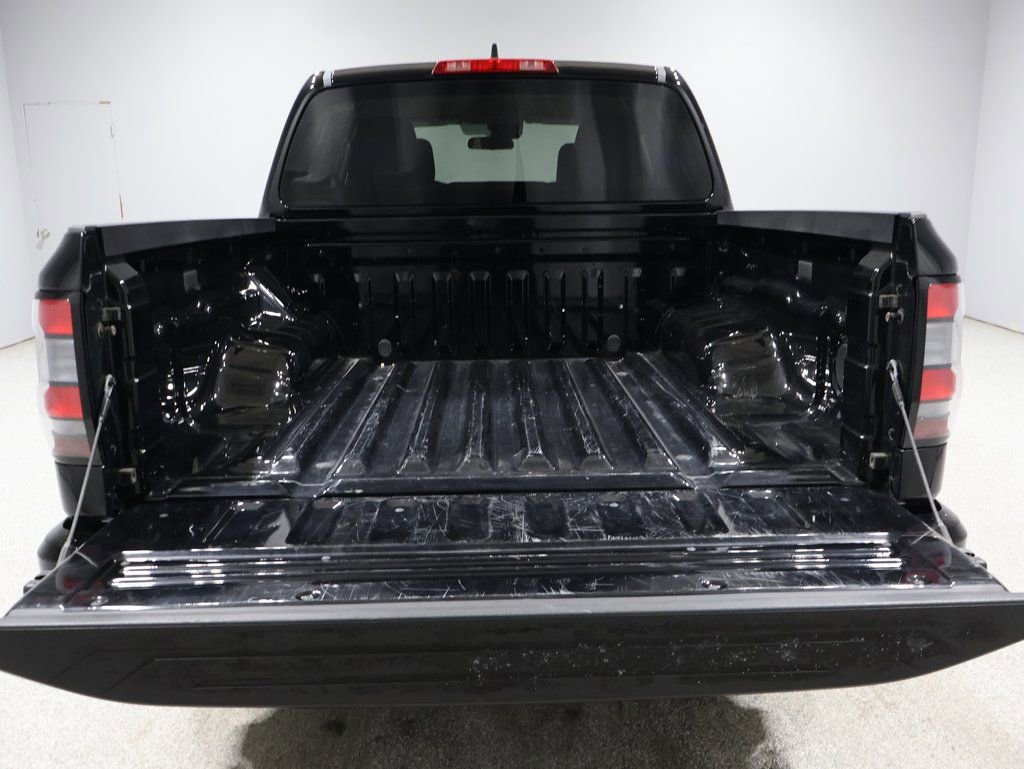 Used 2024 Nissan Frontier SV image 8