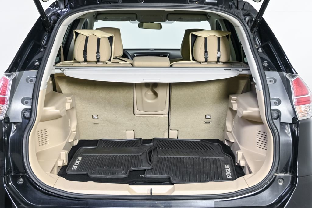 Used 2016 Nissan Rogue SV w/ SV Premium Package image 27