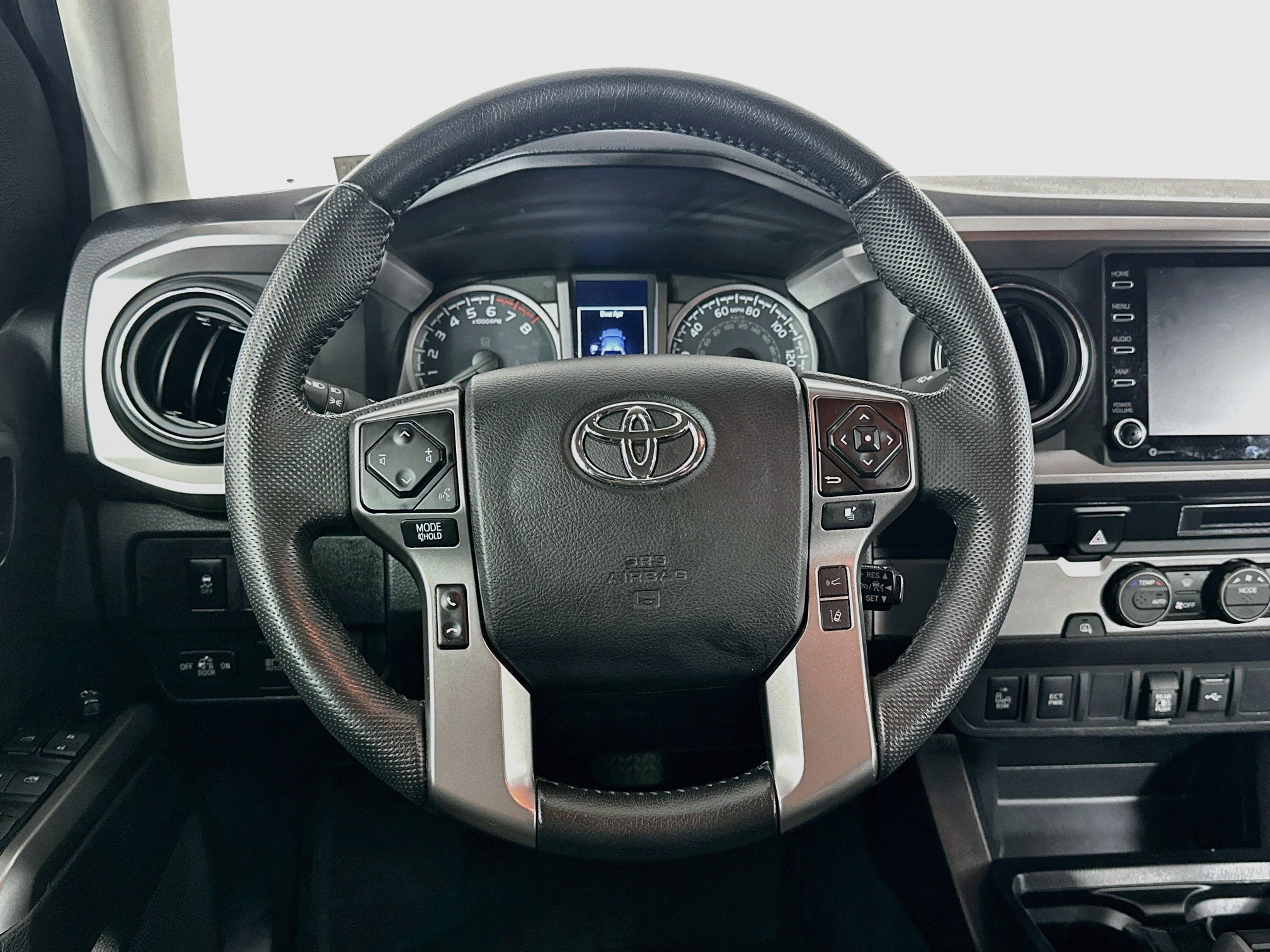 Used 2022 Toyota Tacoma SR5 w/ Technology Package RWD image 17
