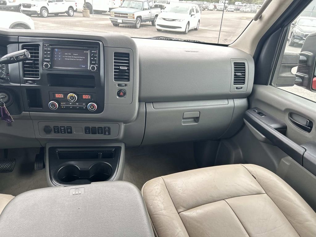 Used 2018 Nissan NV 3500 SL image 21