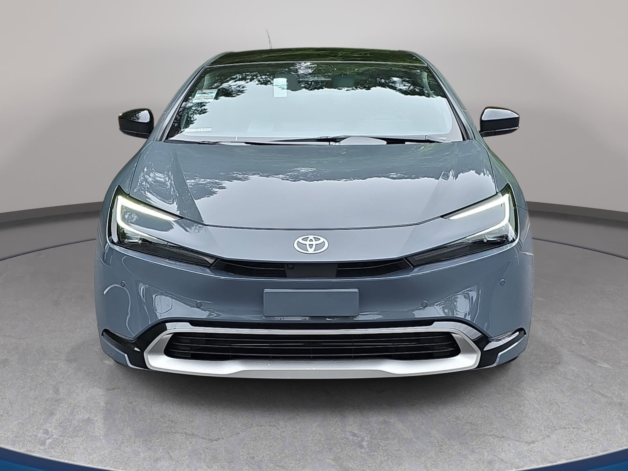 New 2025 Toyota Prius Plug-In Hybrid FWD image 2