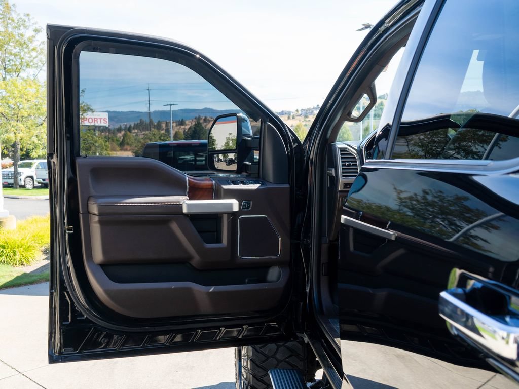 Used 2018 Ford F350 King Ranch w/ King Ranch Ultimate Package AWD/4WD image 18
