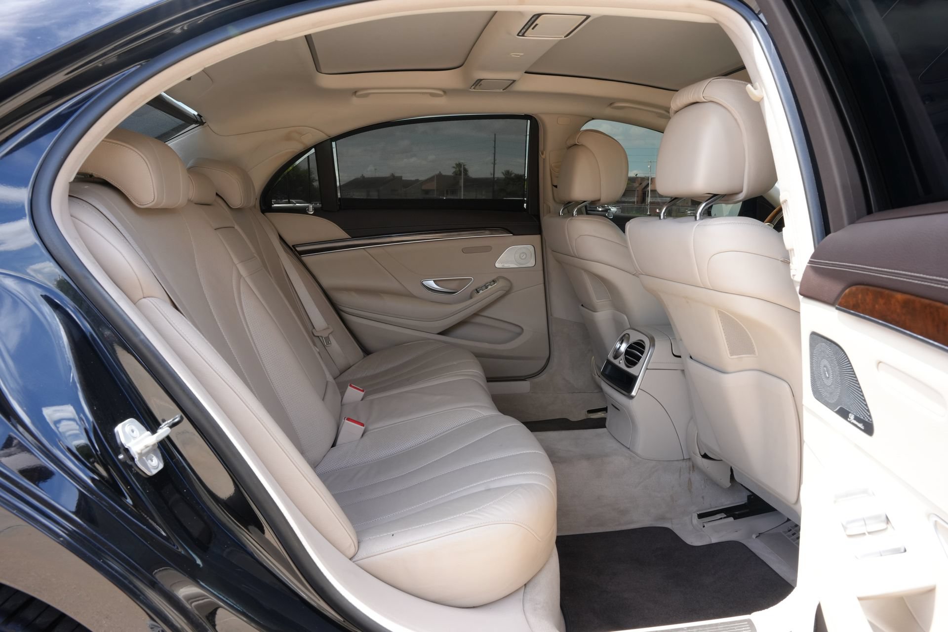 Used 2017 Mercedes-Benz S 550 Sedan image 22