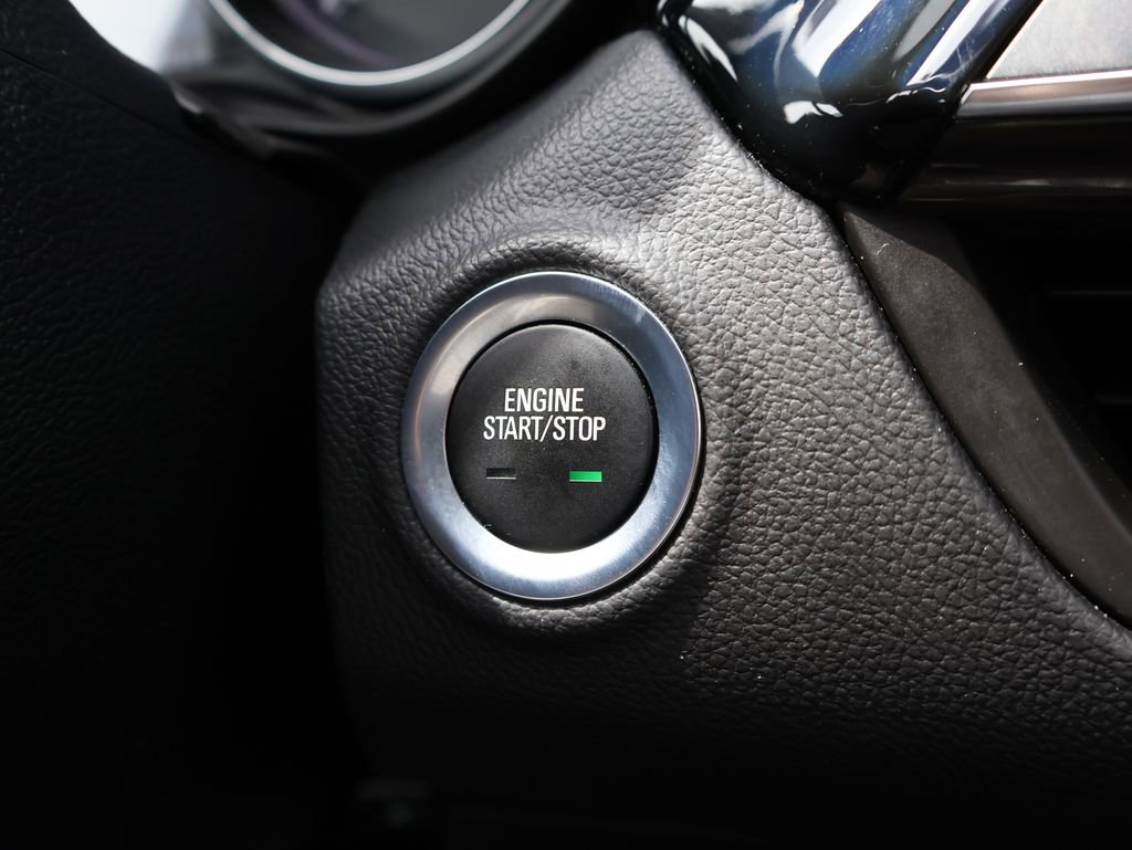 Used 2019 Buick Envision Essence FWD image 32