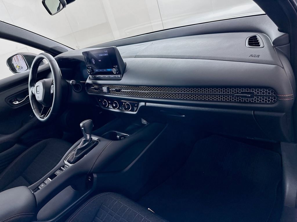 Used 2025 Honda HR-V Sport image 27