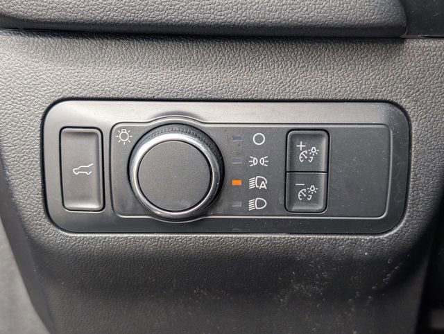 Used 2022 Ford Escape SE w/ SE Sport Appearance Package FWD image 21