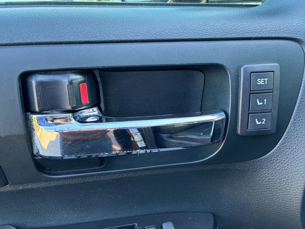 Used 2017 Toyota Tundra Platinum AWD/4WD image 13